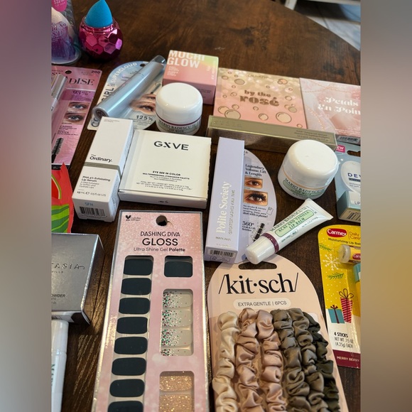 New Beauty Bundle - Picture 5 of 6